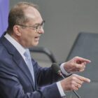 Dobrindt will nach Cyberangriffen künftig "zurückschlagen"