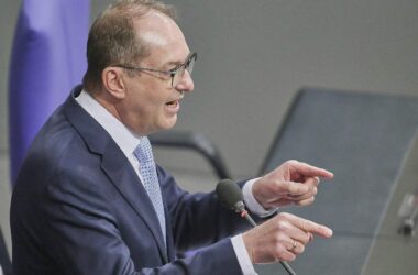 Dobrindt will nach Cyberangriffen künftig "zurückschlagen"