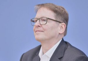 Nabu-Präsident für verpflichtenden Zivildienst