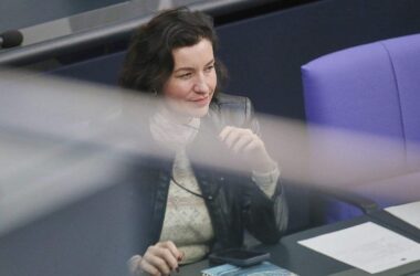 Bär will ersten Fusionsreaktor und mehr Forschung für Frauen