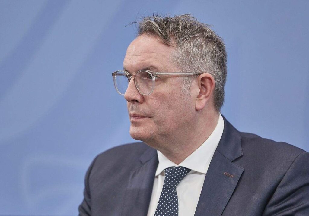 Schweitzer fordert von Bundesregierung Fokus auf Wirtschaft