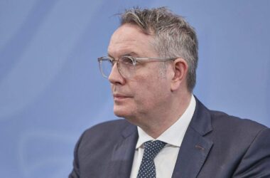 Schweitzer fordert von Bundesregierung Fokus auf Wirtschaft