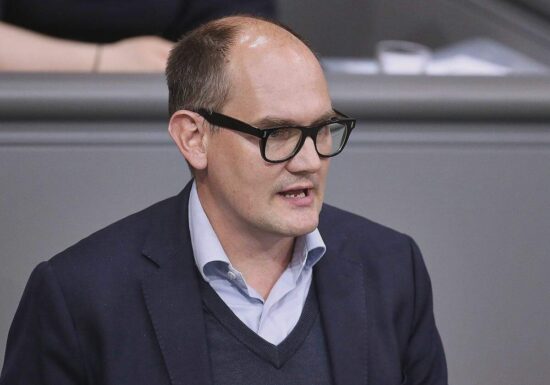 Grüne werfen Kennedy gezielte Stärkung von Verfassungsfeinden vor