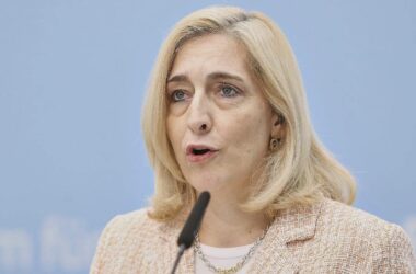 Extremwetter: Warken warnt vor "ungewöhnlichem Gesundheitsrisiko"