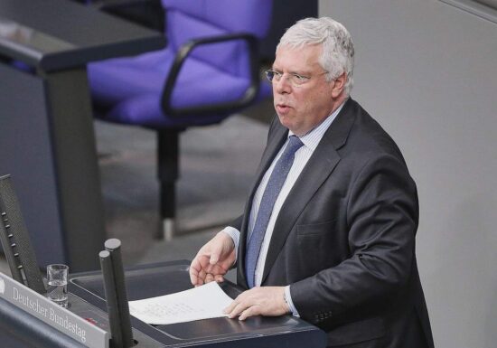 Hardt pocht auf mehr Sanktionsdruck gegen Mullah-Regime