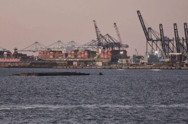 Bundesregierung senkt Wachstumsprognose wegen Exportschwäche