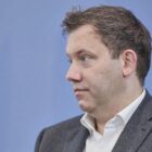 Klingbeil will mit Frankreich über Nuklearwaffen sprechen