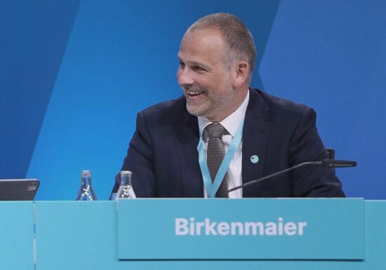 Merz beruft Birkenmaier zum neuen Leiter des Kanzlerbüros