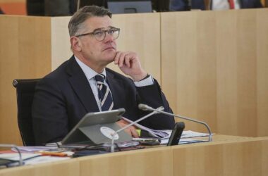 Rhein fordert nationalen Kraftakt für Erhalt des Sozialstaats