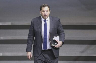 Klingbeil will Bündnis aus Wirtschaftsvertretern und Gewerkschaften