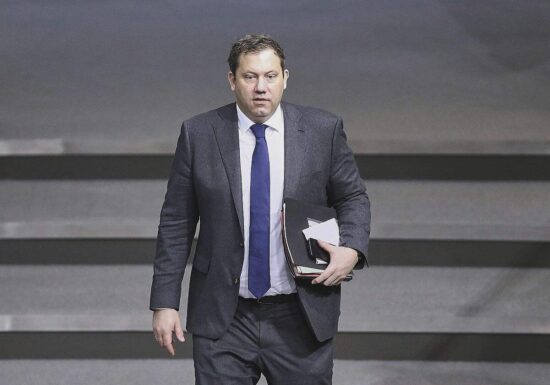 Klingbeil will Bündnis aus Wirtschaftsvertretern und Gewerkschaften