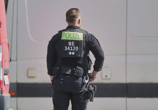 Linksextreme: Dobrindt setzt auf Aufrüstung und Millionenbelohnung