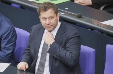 Klingbeil ruft Ressorts für Etat 2027 zu striktem Sparkurs auf