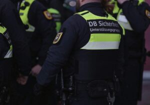 Deutsche Bahn will Mitarbeiter mit Bodycams ausstatten