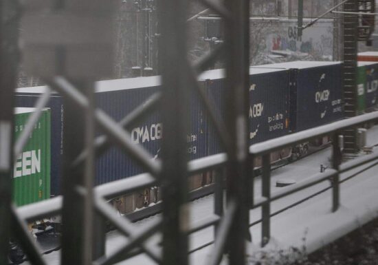 Importpreise zu Jahresbeginn weiter rückläufig