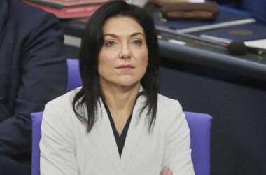 Wirtschaftsministerin will vorgezogene Steuerreformen