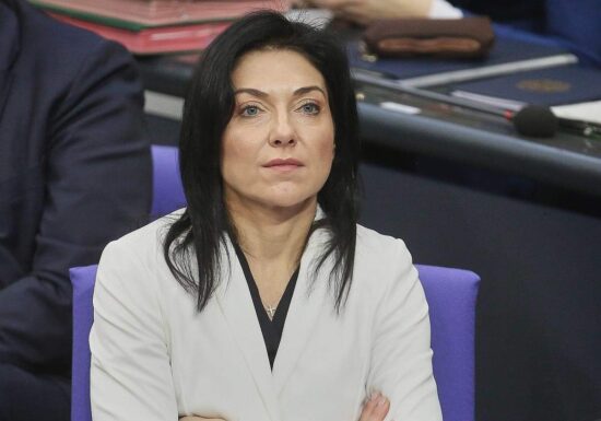 Wirtschaftsministerin will vorgezogene Steuerreformen