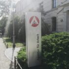 Arbeitslosenquote unter Akademikern steigt drittes Jahr in Folge