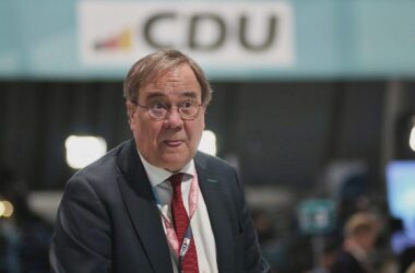 Laschet hegt keinen Groll wegen Söder-Witz an Aschermittwoch