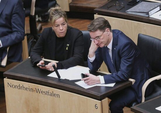 Infratest: Schwarz-Grün in NRW mit Verlusten - SPD erholt sich