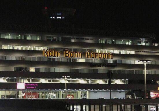 Betrieb am Flughafen Köln/Bonn vorübergehend unterbrochen