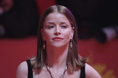 Karoline Schuch blickt besorgt auf Landtagswahlen im Osten