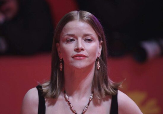 Karoline Schuch blickt besorgt auf Landtagswahlen im Osten