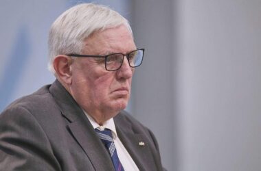 Laumann drängt auf Pflegereform