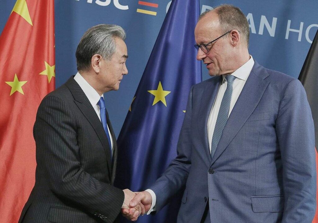 Linke: Merz soll China für Ukraine-Verhandlungen gewinnen