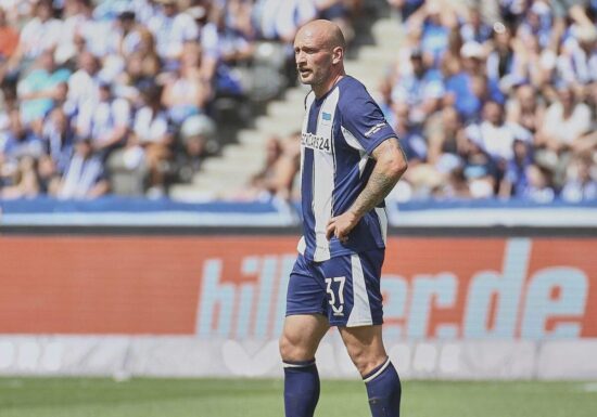 2. Bundesliga: Hertha schlägt SVE - Dynamo kommt auf Schalke zurück