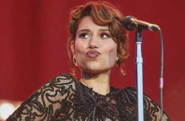 Taylor Swift an Spitze der Single-Charts - Raye auf Platz vier