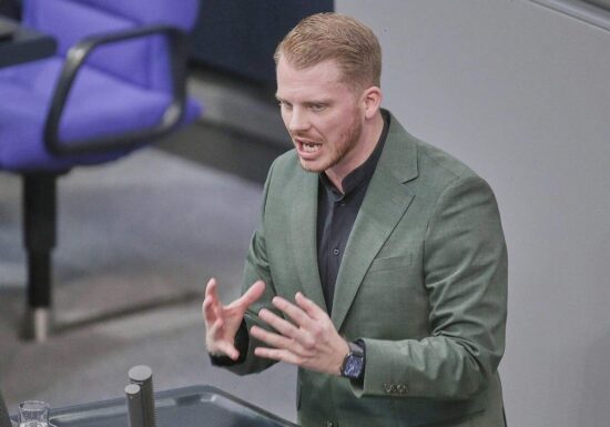 Klüssendorf kritisiert Altersanspruch von Abgeordneten als zu hoch