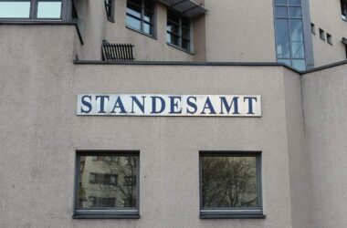 Zahl der Eheschließungen sinkt auf niedrigsten Stand seit 1950