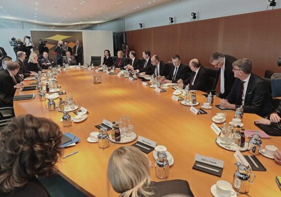 Umfrage: Unternehmen stellen Regierung schlechtes Zeugnis aus