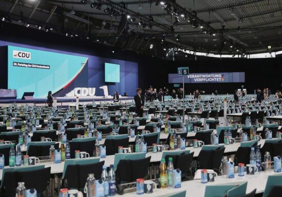 CDU-Parteitag startet - Merz erwartet "wegweisende Entscheidungen"