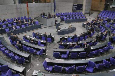 CSU-Landesgruppenchef zweifelt an Parität im Wahlrecht