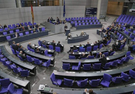 CSU-Landesgruppenchef zweifelt an Parität im Wahlrecht