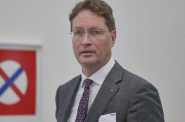 Mercedes-Chef Källenius fürchtet politischen Rechtsruck