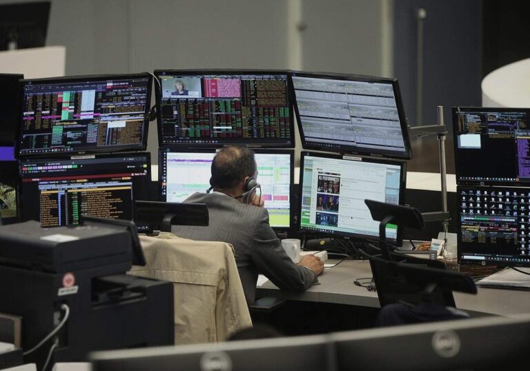 Dax startet im Minus - Vorsicht dominiert