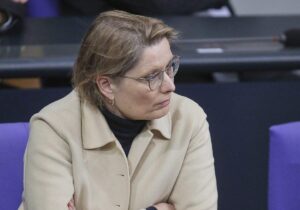 Hubig sieht zunächst keine Zuständigkeit bei Epstein-Akten