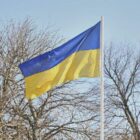 Solidaritäts-Flaggen für Ukraine schon am 23. Februar