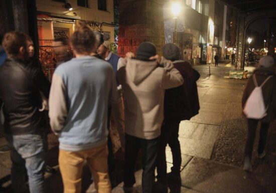 Bildungsministerin warnt vor Generation abgehängter junger Männer