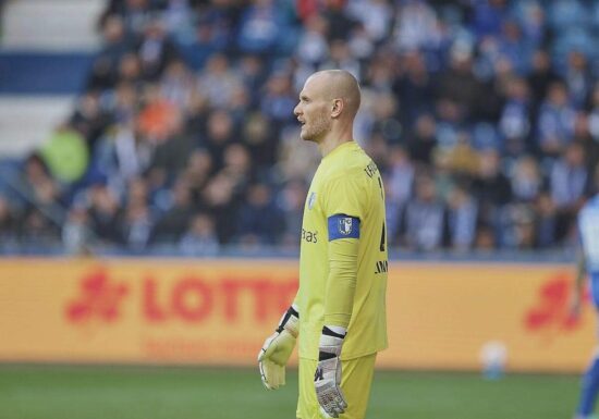 2. Bundesliga: Schalke gewinnt turbulent gegen Magdeburg