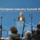 Von der Leyen will schnellere Genehmigungsverfahren für Industrie