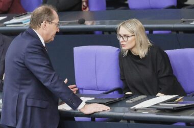 Kürzung bei Kursen: Integrationsbeauftragte tritt Dobrindt entgegen