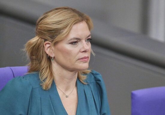 Klöckner mahnt "ordentlichen" Umgang mit Steuergeld an