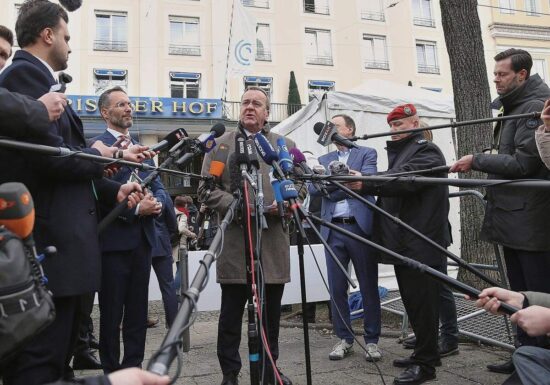 Pistorius übergibt ersten Drohne aus neuer Produktion an Selenskyj