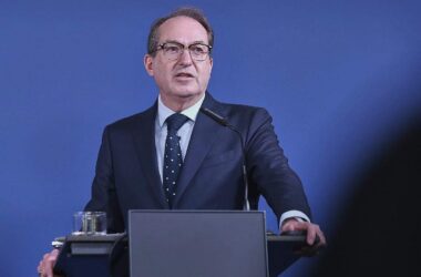 Dobrindt weist Kritik im Umgang mit Rassismus-Studie von sich