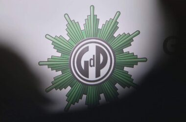 GdP vergleicht Hessens Überwachungspläne mit ICE-Behörde