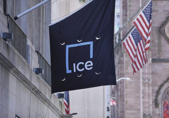 US-Börsen geben wegen KI-Ängsten nach - Gold wieder gefragt